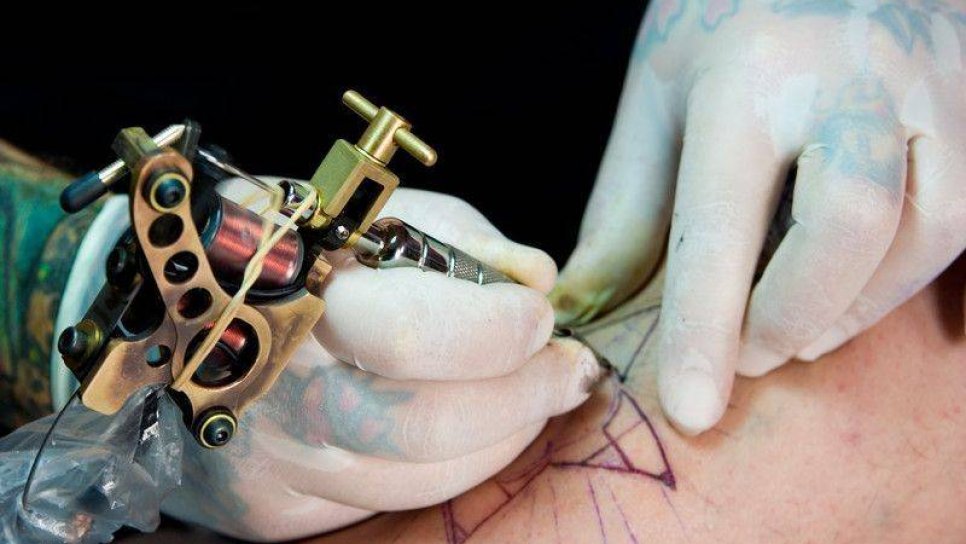 Dövme Mürekkebi Lenf Nodlarına Yayılarak, Görüntüleme Yöntemlerinde Kanser Metastazı Gibi Görülebilir Mi?