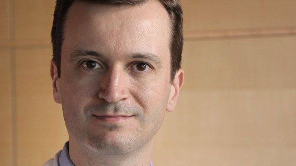 Liposarkom tedavisinde yeni bir umut ve bu umudu yeşerten genç bir onkolog: Dr Mark Dickson. Genç tıp öğrencilerimize ve hekimlerimize örnek niteliğinde başarı ve adanmışlık öyküsü. Neden ülkemizde de Dr. Mark Dickson gibi hekimler yetişmesin?