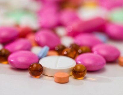 Menopoz sonrası meme kanseri için aromataz inhibitör tedavi süresi 10 yıla çıkarılmalı mı?