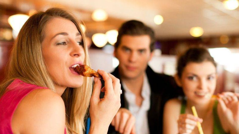 Restaurant ve Fast-Food Yemeklerinin Günlük Enerji ve Besin Öğeleri Yönünden Karşılaştırılması