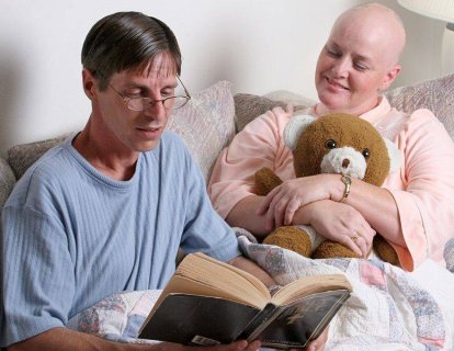 Yumurtalık (over) kanserli hastalarda yaşam süresi düşündüğümüzden de öteye taşınıyor