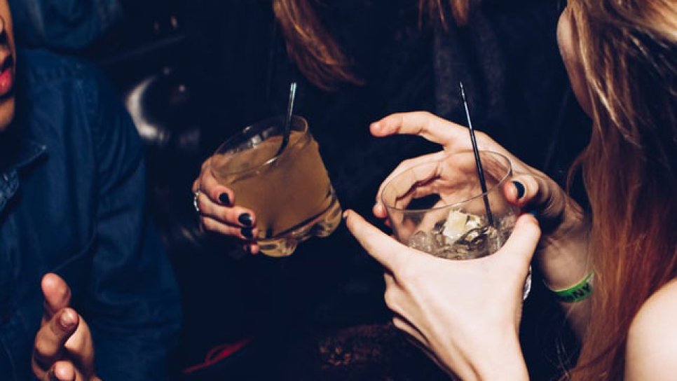 Alkol, Meme Kanseri Riskini Ne Kadar ve Nasıl Artırır?