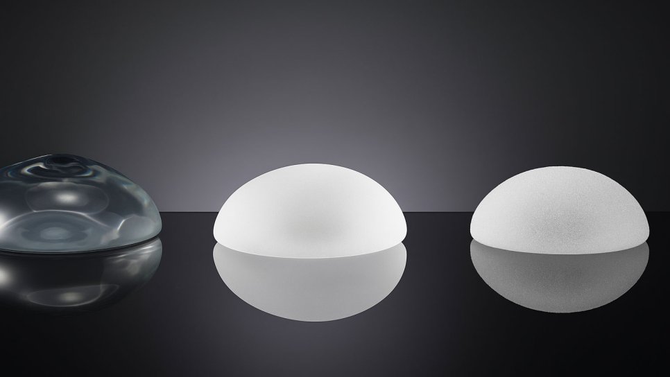 Textured Breast Implants and Lymphoma in Women Carrying BRCA1/2 Mutations