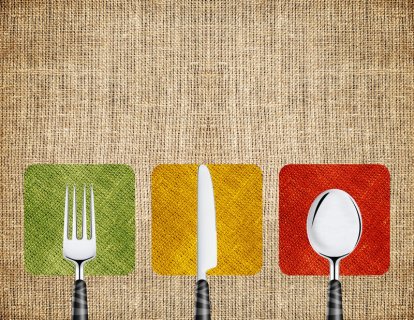 Dışarıda yemek yerken koronavirüsten korumanın 7 yolu