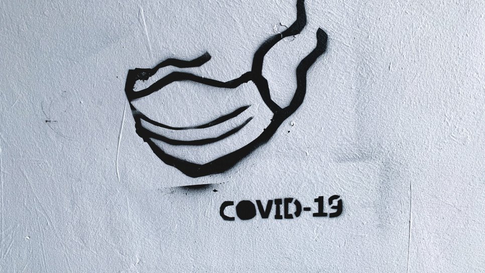HERSTELLUNG UND VERWENDUNG EINER TUCH-, STOFF- ODER BANDANAMASKE zu Hause gegen das Coronavirus