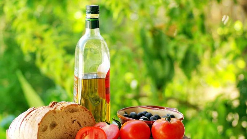 Large Bowel (Colon and Rectal) Cancer and the Mediterranean Diet