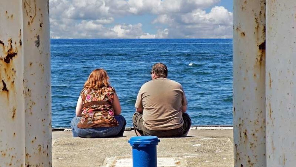 Karın bölgesinde yağlanma ne anlama gelir Neden yağlanır riskleri ve çözüm önerileri