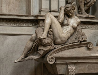 Mermere Kazınan Hastalık: Michelangelo’nun GECE Heykelinde Gizlenen Meme Kanseri