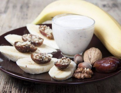 Muzlu ve Hurmalı Smoothie - Doğal Tatlandırılmış Bir İçecek Tarifi