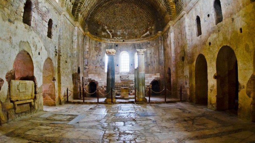 Antalyalı Noel Baba: Yardımseverliğin Sembolü ve Hikayesi