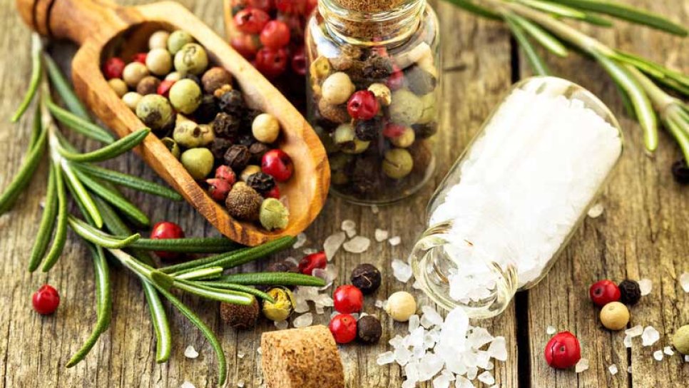 Tuz yerine kullanabileceğiniz 19 sağlıklı alternatif