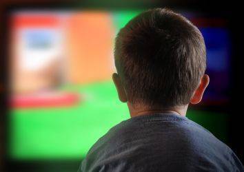 Annelerin Televizyonla İlgili Önemli Bir Yanılgısı