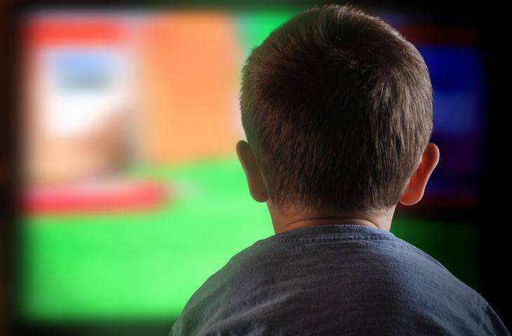 Annelerin televizyonla ilgili önemli bir yanılgısı