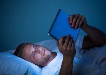 Dijital cihazların yapay LED ışıkları uyku kalitesini düşürüyor