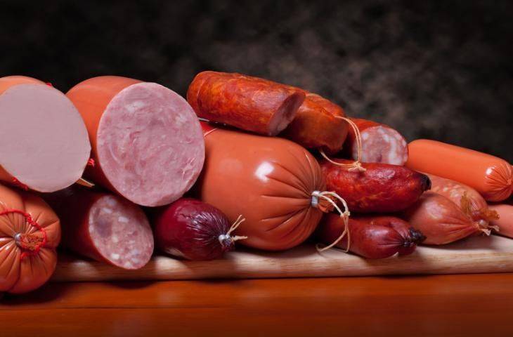 Salam, sucuk, sosis ve jambon gibi işlenmiş et ürünleri kalın bağırsak kanseri riskini artırıyor