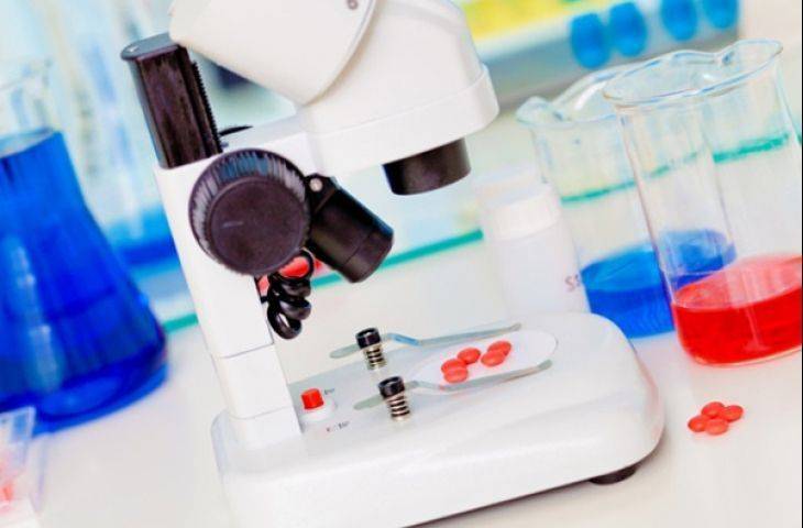 Yenileyen veya metastatik p16 HPV negatif baş boyun kanserlerinde panitumumab etkisi