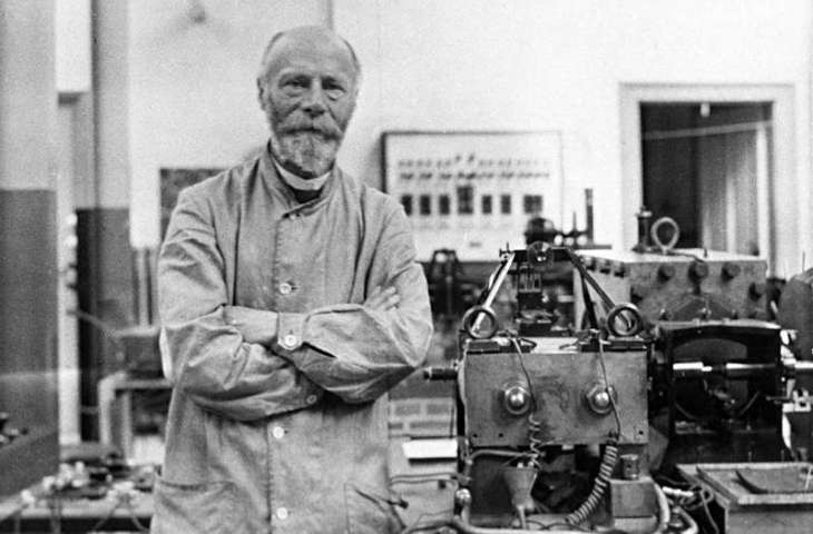 Elektrokardiyogram (EKG) Keşfi ile Kalbin Penceresini Açan Dr. Willem Einthoven
