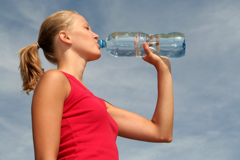 Gün içinde ne kadar su tüketmeliyiz? | Prof. Dr. Mustafa ÖZDOĞAN