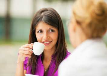 Kahve ve kahveli içecekler cildi nasıl etkiler? Sivilceye neden olur mu?