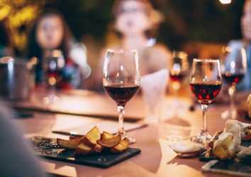 Kırmızı Şarap Sağlık için İyi mi? Artıları ve Eksileri